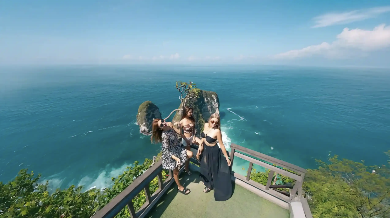 What Makes Kelingking Beach So Famous?