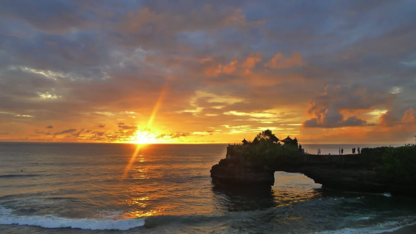 Tanah Lot Temple – The Sea’s Sacred Shrine