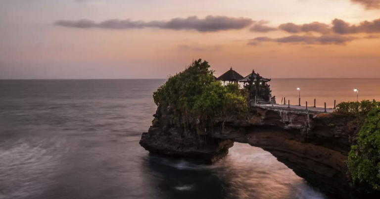 Batu Bolong Beach Canggu – Complete Travel Guide 2026